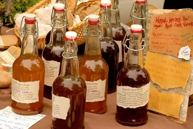 bottles of various apple cider vinegar blends